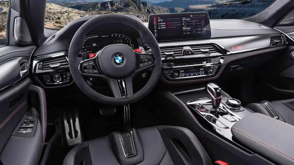 کابین ب‌ام‌و M5 CS مدل 2022
