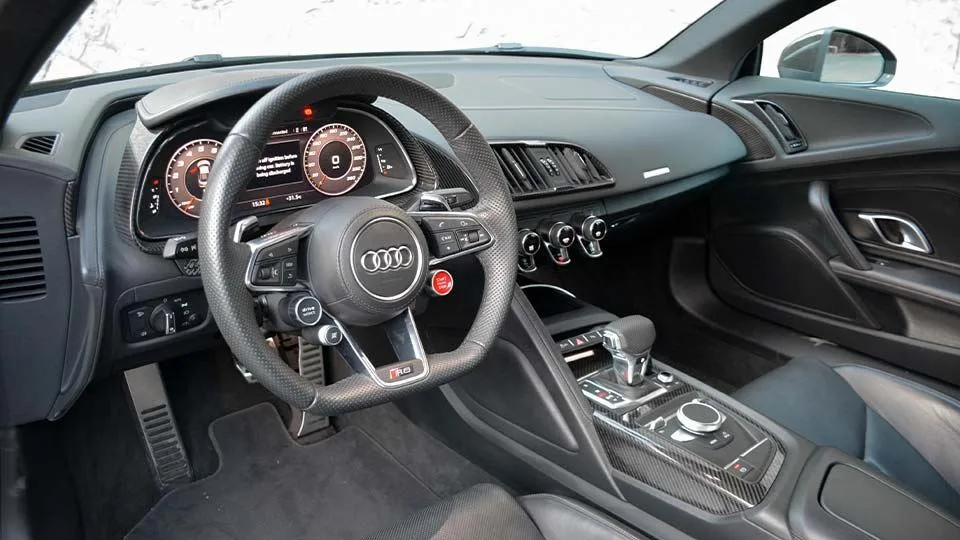 2022 آئودی R8 V10 پلاس