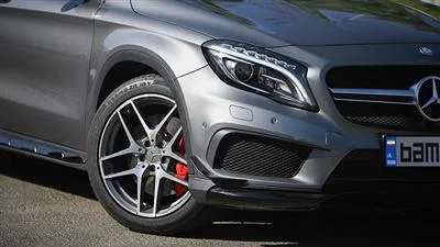 طراحی چراغ های جلو و رینگ مرسدسبنز GLA45 AMG