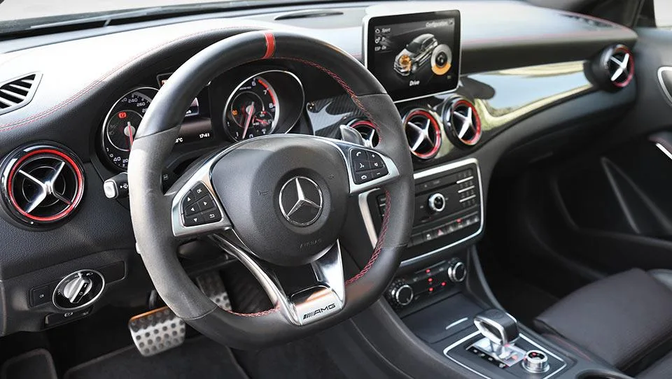 کابین مرسدسبنز GLA45 AMG