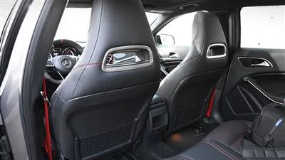 صندلی های اسپرت مرسدسبنز GLA45 AMG