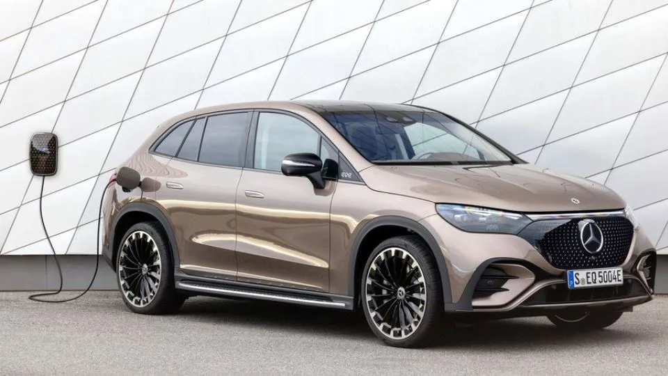 مرسدس بنز EQE SUV