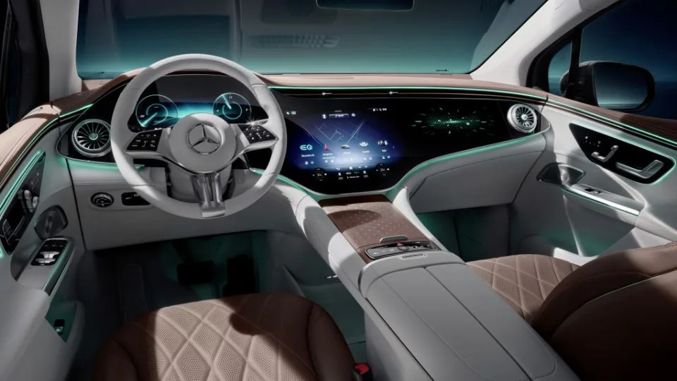مرسدس بنز EQE SUV