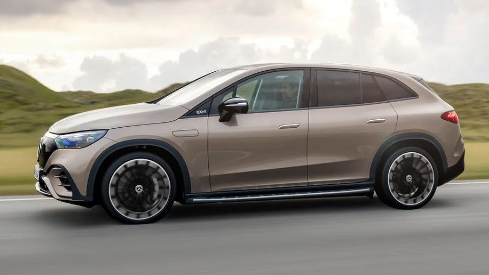 مرسدس بنز EQE SUV