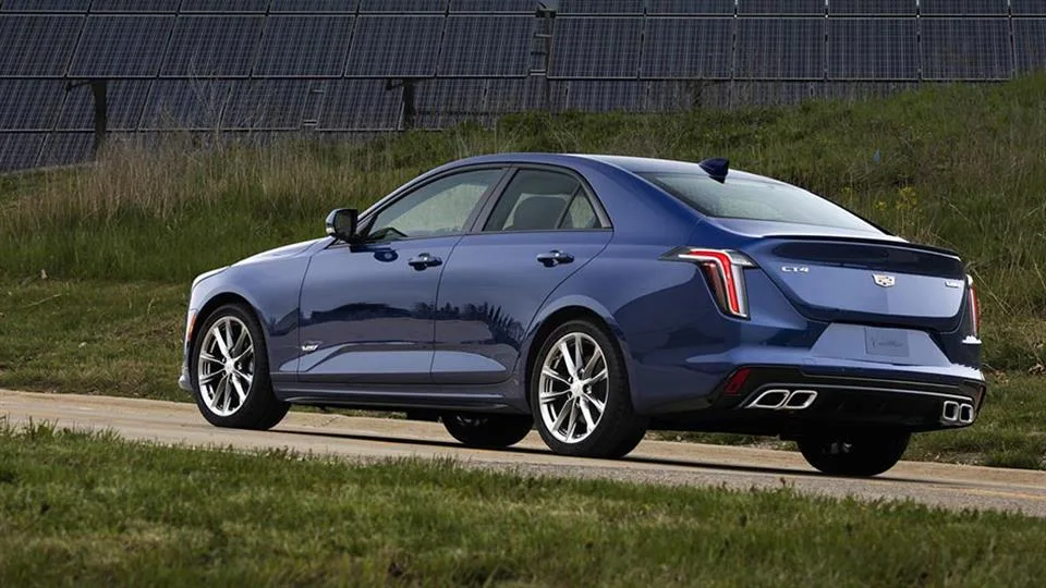 کادیلاک CT4-V