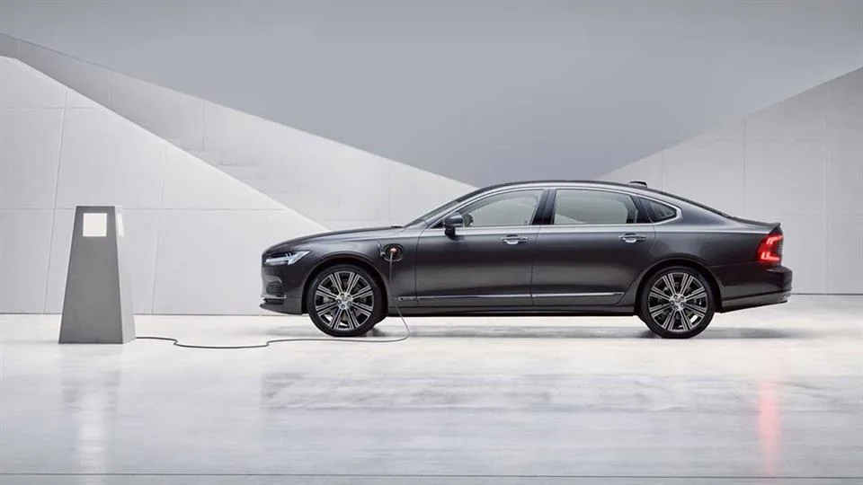 ولوو S90