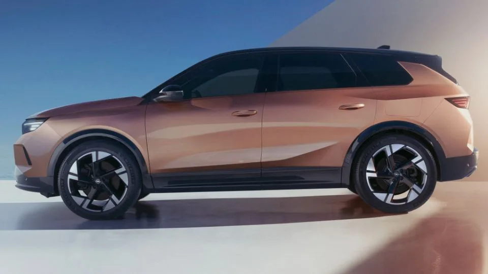 اپل گرندلند 2024
