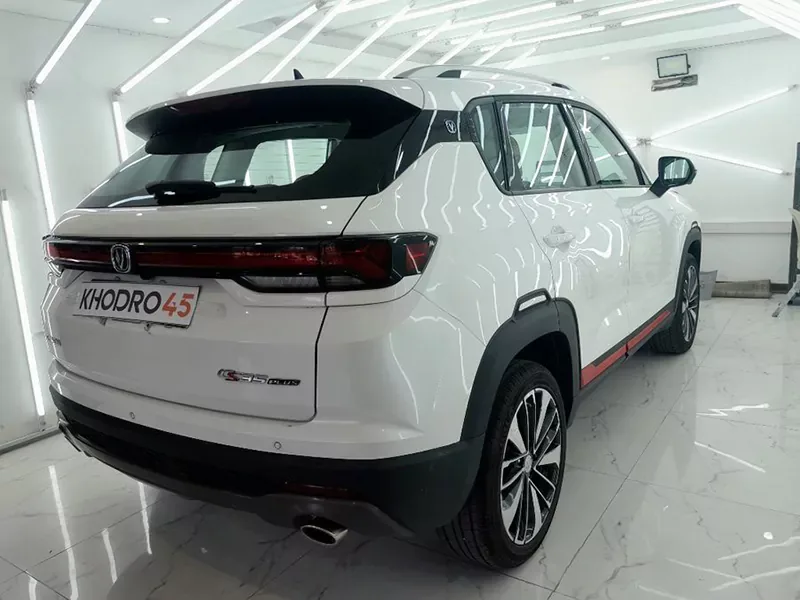 نمای عقب چانگان CS35 پلاس