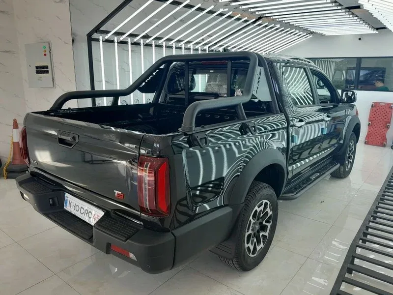 نمای جانبی کی ام سی T9 نمای جانبی کی ام سی T9