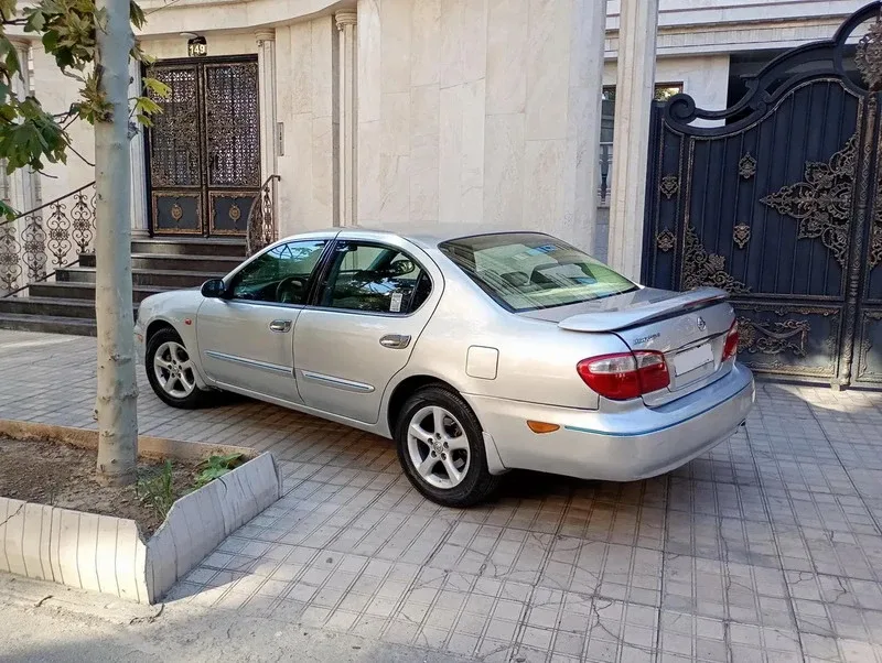 نمای جانبی نیسان ماکسیما ۱۳۸۱-۱۳۹۱