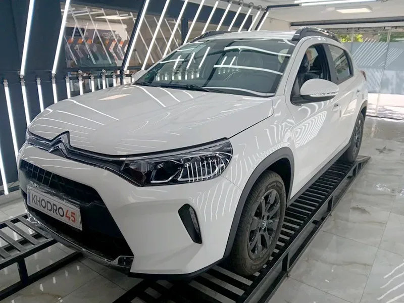 نمای جلوی سیتروئن C3 XR نمای جلوی سیتروئن C3 XR