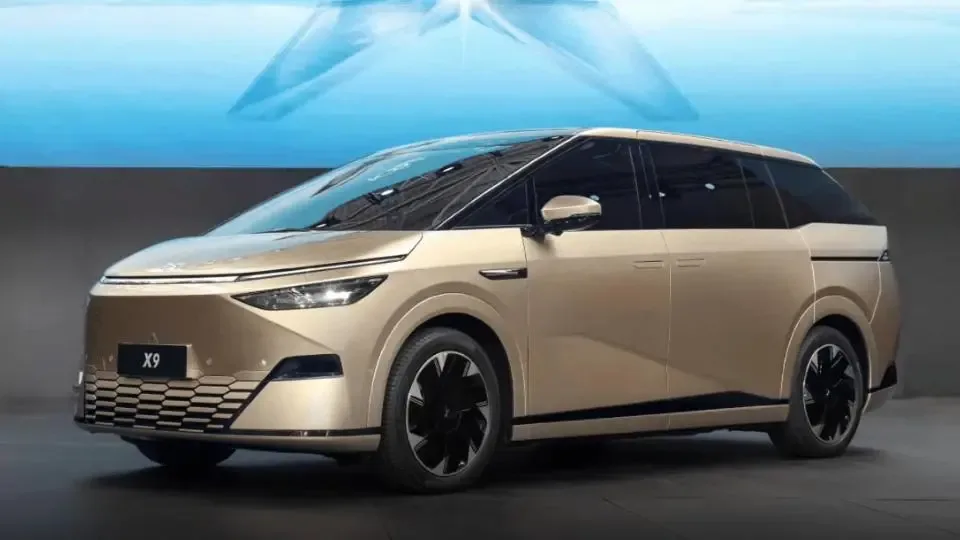 معرفی ایکس پنگ X9