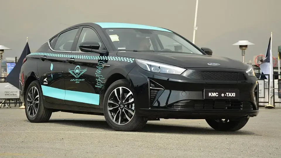 بررسی تاکسی برقی جک E50A کرمان موتور (KMC e-TAXI)