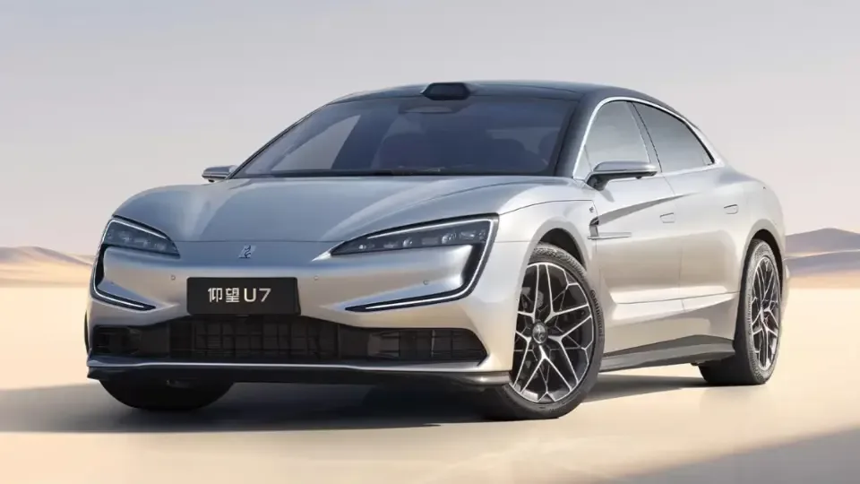 معرفی BYD یانگ‌ وانگ U7