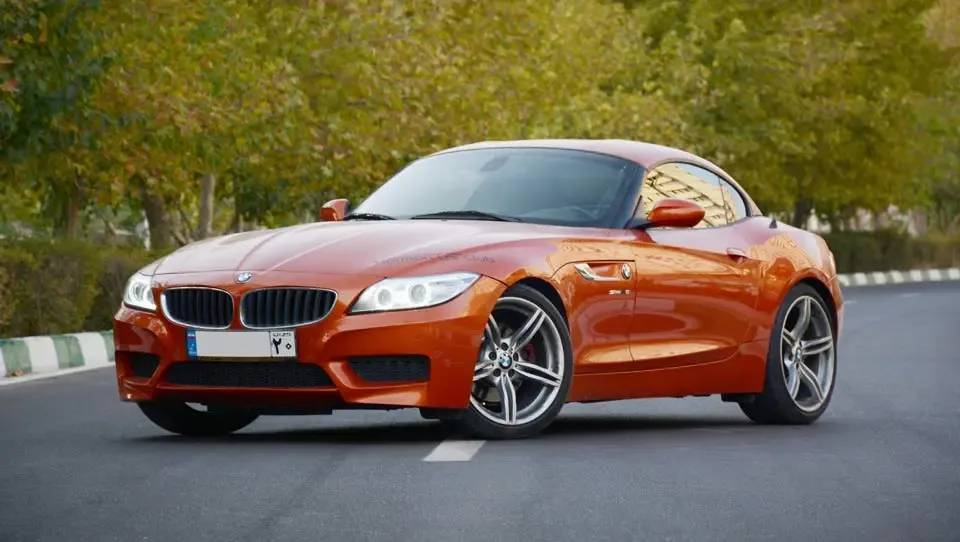 تست و بررسی ب‌ ام‌ و Z4 نسخه sDrive 28