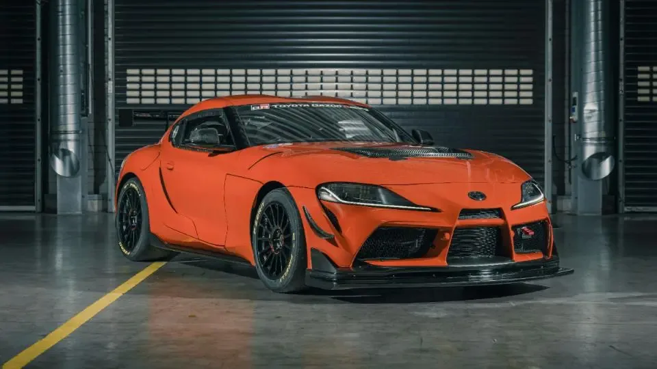جشن صدمین فروش تویوتا سوپرا GT4