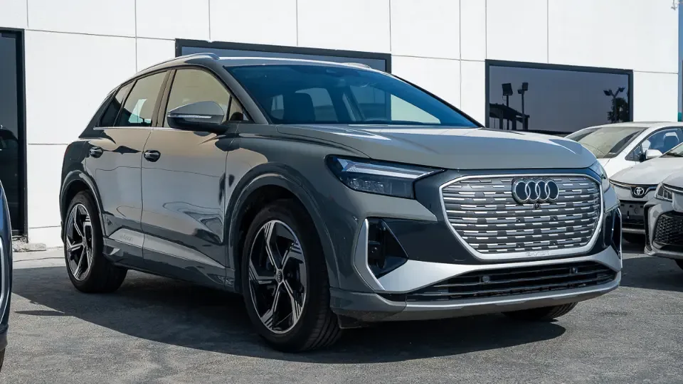 بررسی آئودی Q4 ای ترون معین خودرو ایرانیان (Audi Q4 e-tron)