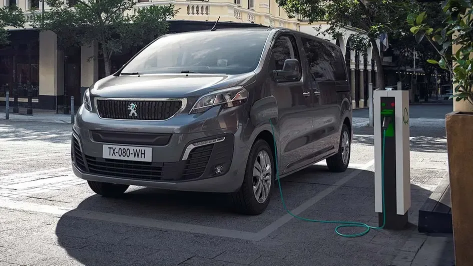 معرفی پژو e-Traveller مدل 2021