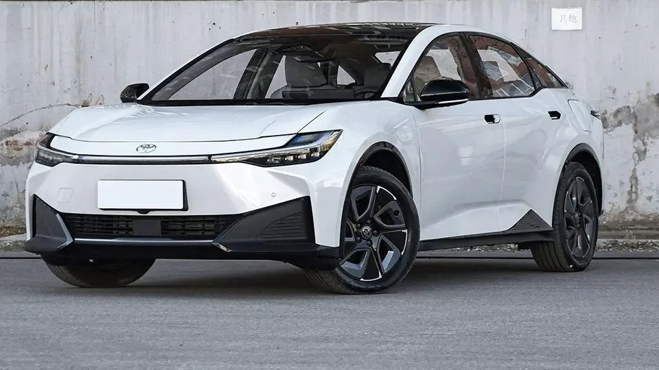 بررسی تویوتا بی زد 3 برقی برساوش (Toyota BZ3)