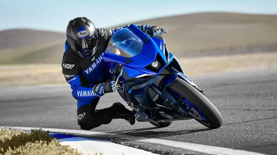 معرفی یاماها YZF-R7