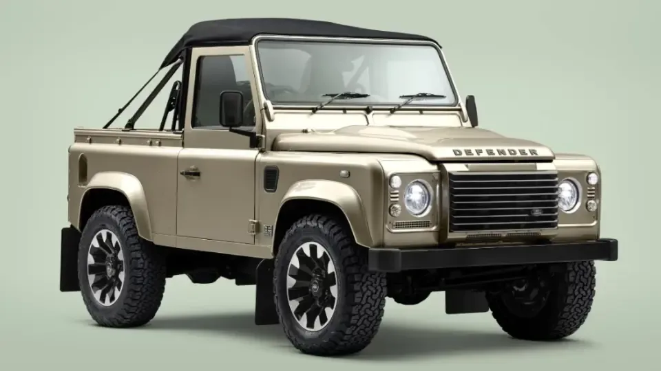 معرفی لندرور دیفندر V8 سافت تاپ