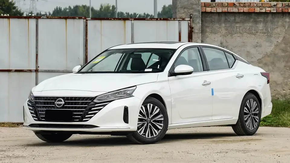 بررسی نیسان آلتیما نامی خودرو (NIssan Altima)