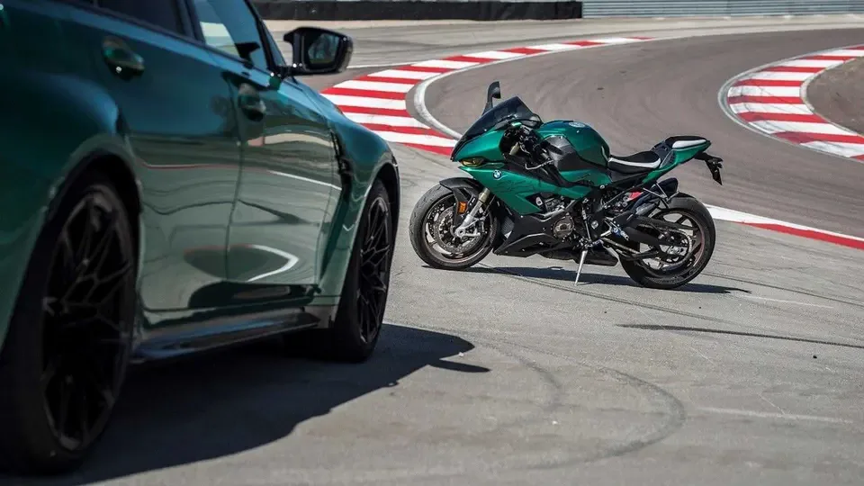 معرفی نسخه خاص از موتورسیکلت ب‌ام‌و S1000RR