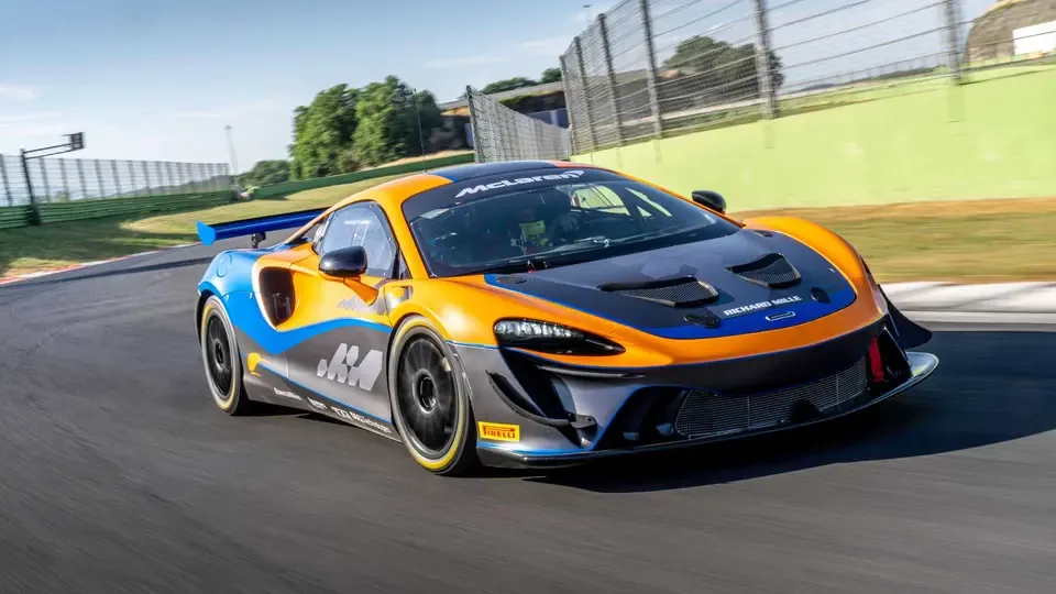 معرفی مک‌لارن آرتورا GT4