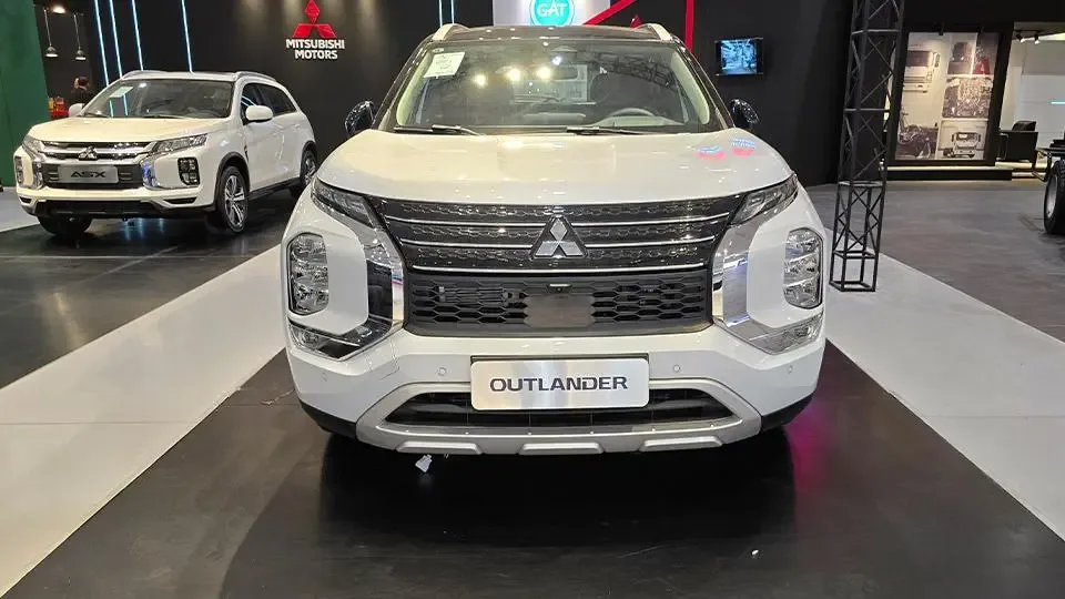 انواع تیپ های میتسوبیشی اوتلندر 2023 تک دیفرانسیل (2WD)