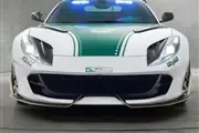 پلیس دبی به جای فراری ۸۱۲ معمولی، از نسخه تیونینگ شده منصوری استفاده می‌کند