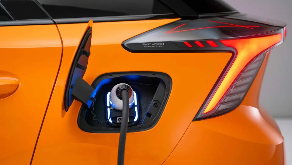 ام جی 4ev